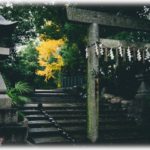 【怖い話】地元の神社で友人の結婚式があったんだけど、神社に行ってからマズイことが続いてる。それがこちら…。