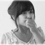 【墓場まで持ってく話】絶縁してた義母から電話があり、そのただならぬ話ぶりに「やっと謝ってくれる気になったのか」と思って義実家に行った。玄関から声をかけると「2階に来い」という義母の声。不穏な空気を感じて2階に上がると、そこにはなんと・・・！