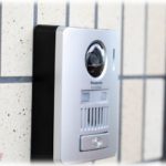 【キチガイ】夜中に知らない女がピンポン連打。女「おすそ分けもらいに来てあげたのぉー」←キチガイすぎてドン引き