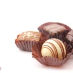 【GJ】同僚女「ホワイトデーは〇〇のアクセね！（数万円）」俺「義理チョコのお返しに数万って…」女「じゃあチョコ返して！！」→結果