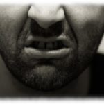 【相談】両親と折り合いが悪く好き勝手して出て行った兄が、仕事に失敗して地元に戻ってきた。それから面倒なことになっていて…。