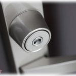 【衝撃体験】夫と子供が買い物に出かけたんだけど、家にいた私がうっかり鍵を閉め忘れていた。しばらくすると玄関が開く音が聞こえたのだが夫たちが