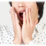 【衝撃体験】真っ暗な山道を車で走っていると人影が…。男「手伝ってください」俺「こ、これは？！警察を呼ぶぞ」→俺「えぇ…」