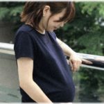 【衝撃的な話】次男が海外に単身赴任中、次男嫁が妊娠！周囲が「不倫だ！」と大騒ぎする中、長男の高校生の息子が「お腹の子は自分の子だ」と言いだした。