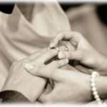 【馬鹿男】高校時代の友人が歳の差婚したんだけど、披露宴の最中に新郎が私に一目惚れ→その場で私にプロポーズ→友人号泣というカオスだった。なぜ新郎がこんなに突っ走ったのかと思ったら…、馬鹿か…。