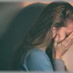 【トラウマ】中学生の時に母が急に部屋にいなさいと言うので部屋に戻り鍵をかけて大人しくしていたら、鍵がバキッて壊れて知らないでかい男が入ってきた。